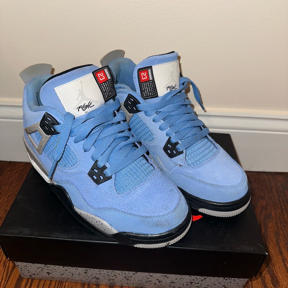 Jordan Air 4 Retro GS University Blue and Black